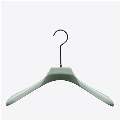 Plastična muška vješalica za odjeću